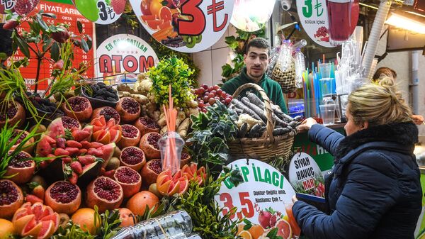 Низкие цены, экскурсии и теплые бассейны: чем привлекает Турция зимой