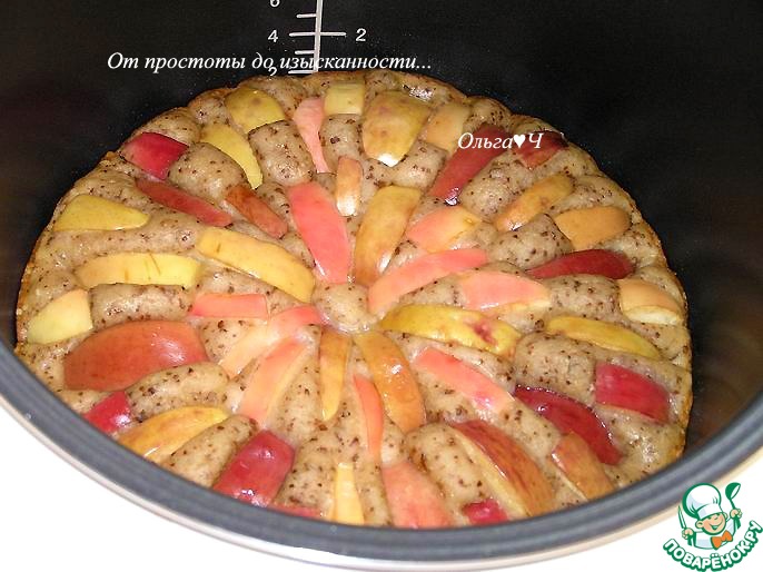 Ореховый пирог с яблоками и хлопьями