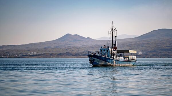 Озера вместо моря. Где купаться в Армении, Белоруссии, Киргизии, Казахстане