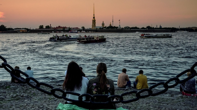 Названы города, куда туристы чаще всего ездят компаниями