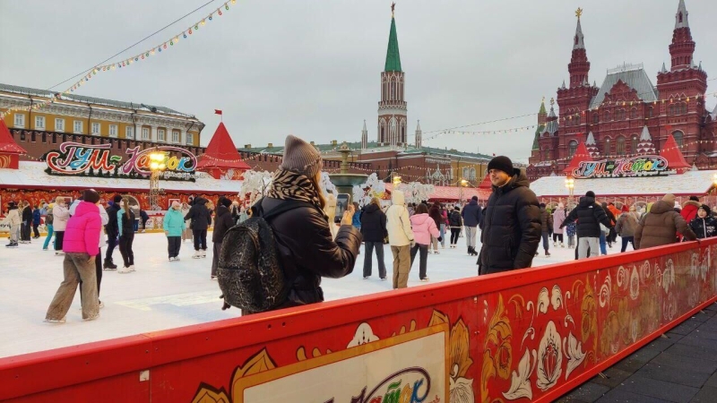 Названы самые популярные города для семейного отдыха зимой