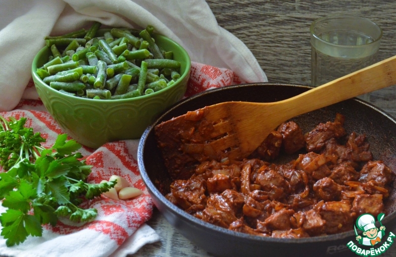 Гуляш со стручковой фасолью